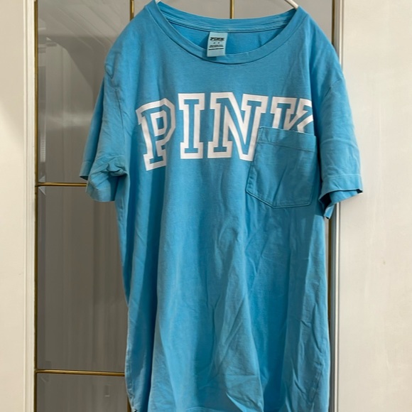 Bundle 2 for $20😀 VS Pink T-shirt - Picture 2 of 12